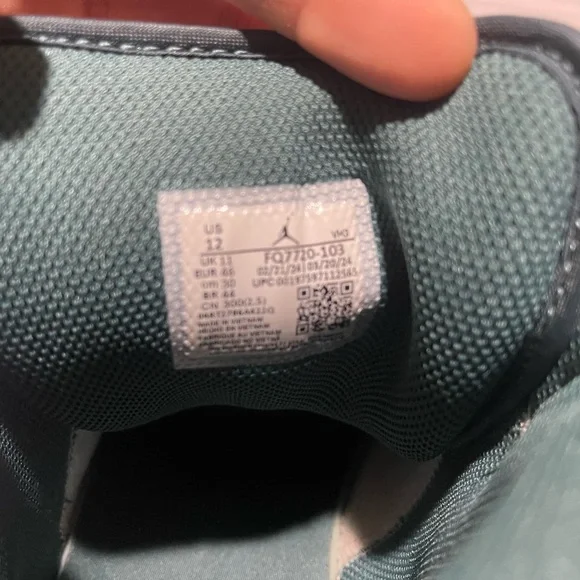 Jordan Men's White and Teal High-Top Sneakers - Picture 5 of 6